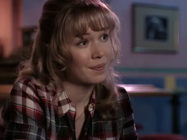 Deanna Milligan guest stars in the Sliders episode Gillian of the Spirits as Gillian