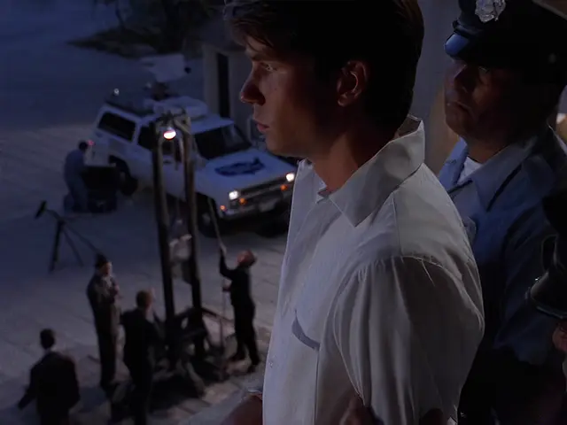 Quinn held captive in the Sliders episode Dead Man Sliding